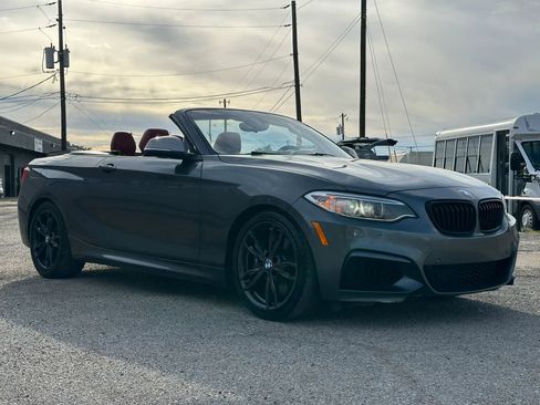 Used 2016 BMW M235i Convertible RWD image 17