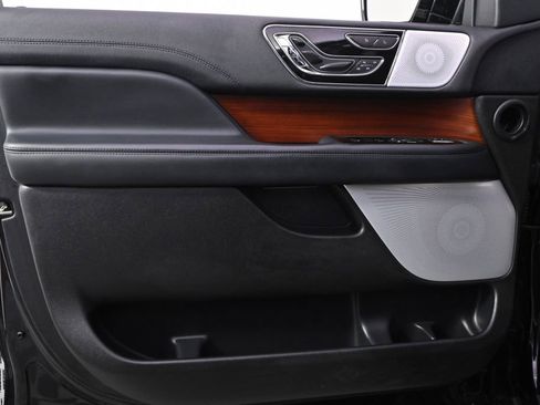 Used 2022 Lincoln Navigator Reserve image 23