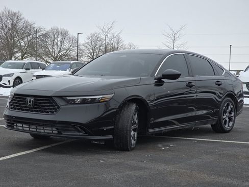 Certified 2023 Honda Accord EX image 14