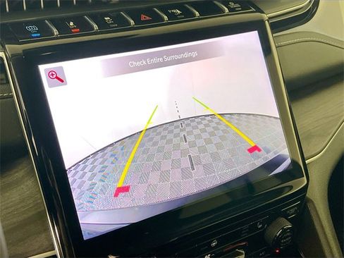 Used 2023 Jeep Grand Cherokee 4WD 4xe image 13