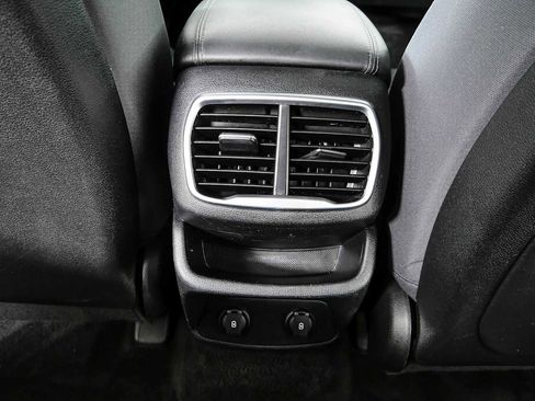 Used 2019 Hyundai Santa Fe SE FWD image 18