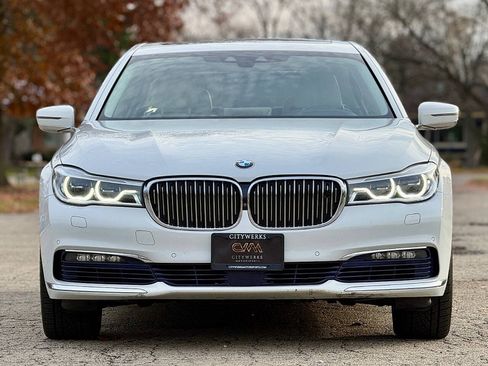 Used 2016 BMW 750i xDrive AWD/4WD image 4