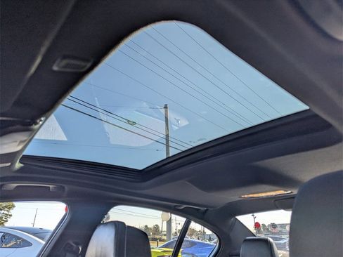 Used 2019 BMW 530i xDrive w/ Convenience Package image 14