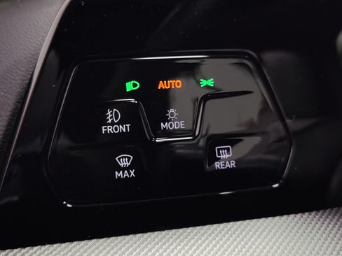 Used 2026 Volkswagen GTI SE FWD image 25