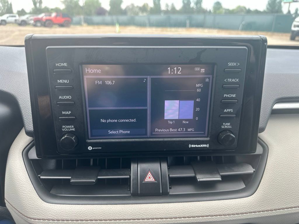 Used 2020 Toyota RAV4 XLE w/ Convenience Package AWD/4WD image 3