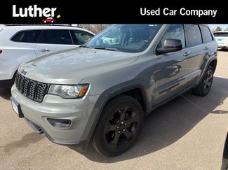 Used 2019 Jeep Grand Cherokee Laredo video 1