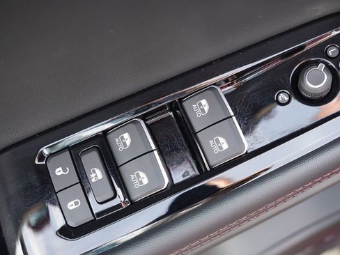 Used 2025 Jeep Wagoneer S Launch Edition image 25