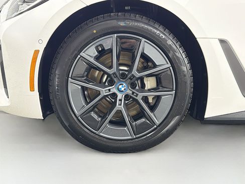 Used 2024 BMW i4 xDrive40i image 31