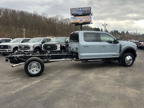 New 2026 Ford F550 4x4 Crew Cab image 10