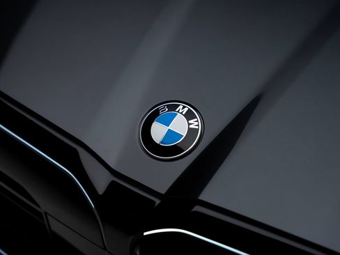 Used 2025 BMW M5 w/ M Driver's Package AWD/4WD image 13