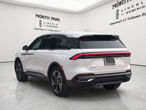 New 2026 Lincoln Nautilus Premier w/ Equipment Group 102A AWD/4WD image 5