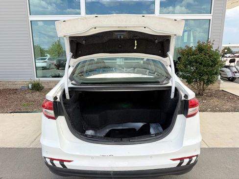 Used 2020 Ford Fusion SE FWD image 38