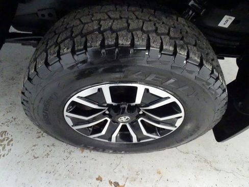 Used 2023 Toyota Tacoma TRD Sport image 28