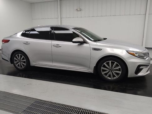 Used 2019 Kia Optima EX image 11
