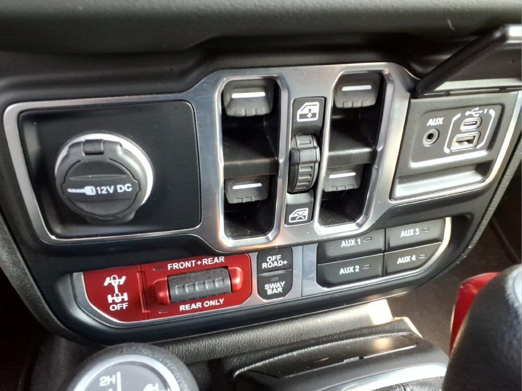Used 2024 Jeep Wrangler Unlimited Rubicon 4xe AWD/4WD image 12