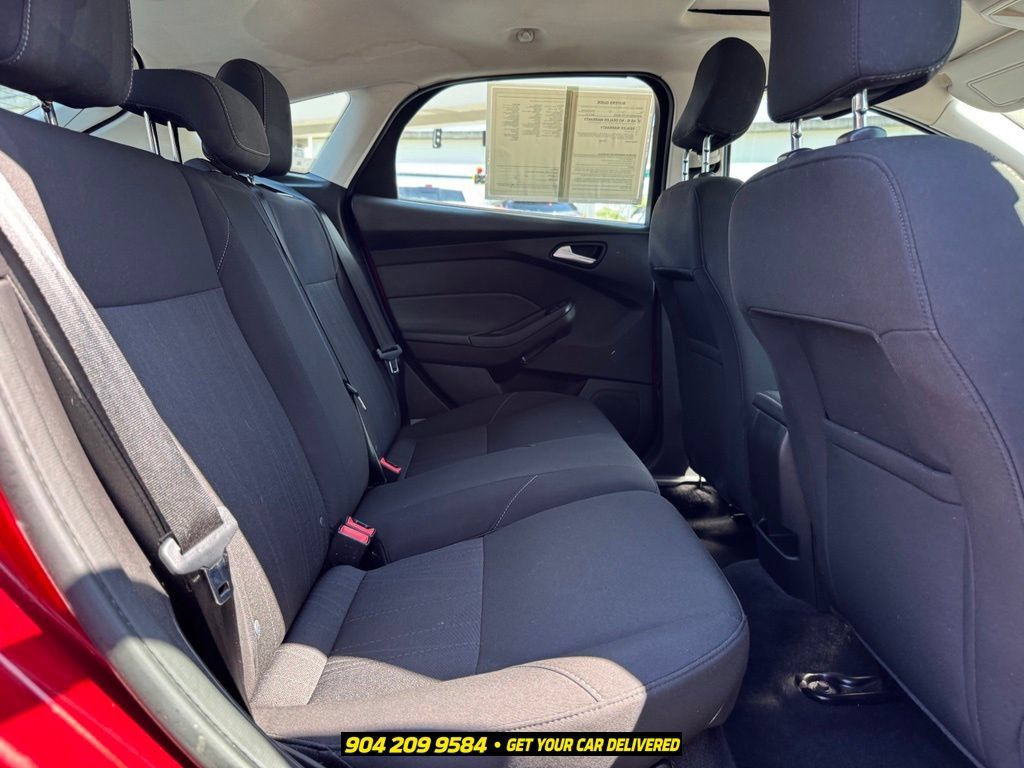 Used 2015 Ford Focus SE w/ Reverse Sensing Package FWD image 31