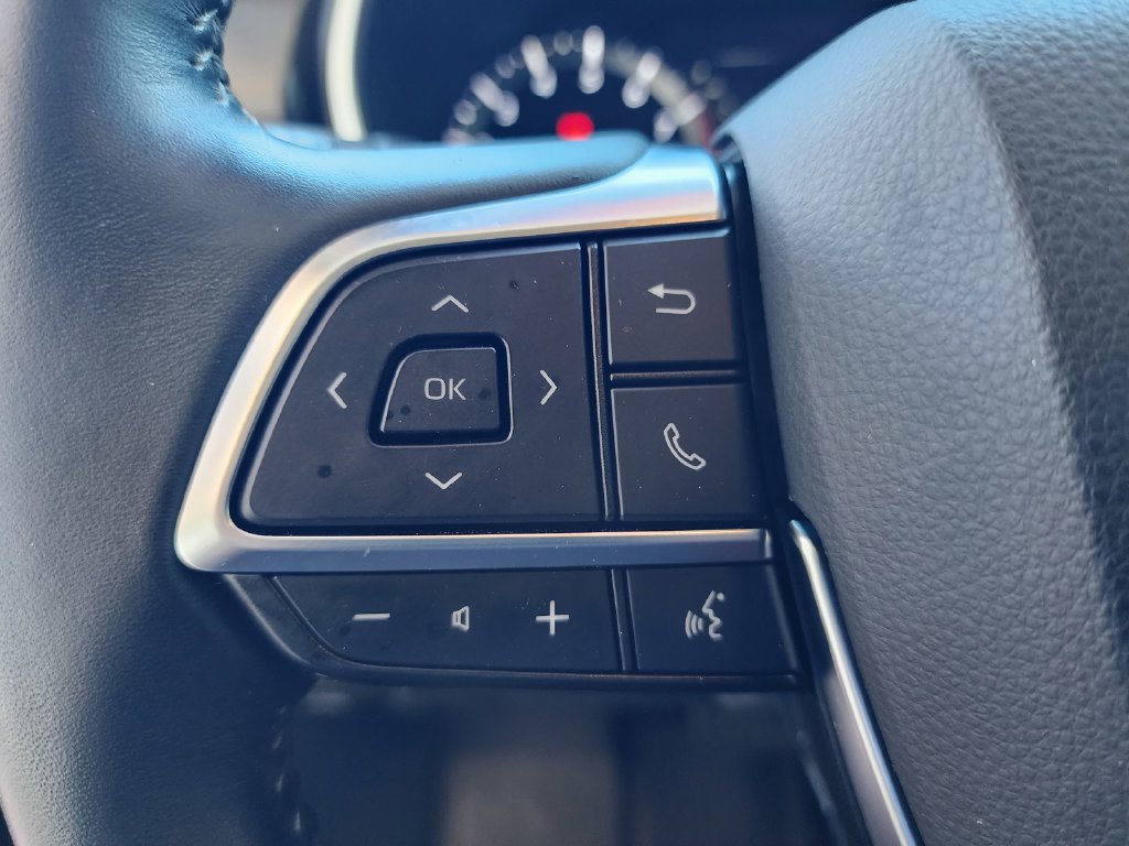 Used 2020 Toyota Highlander XLE FWD image 20