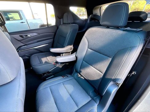 Used 2024 Chevrolet Traverse LT image 20