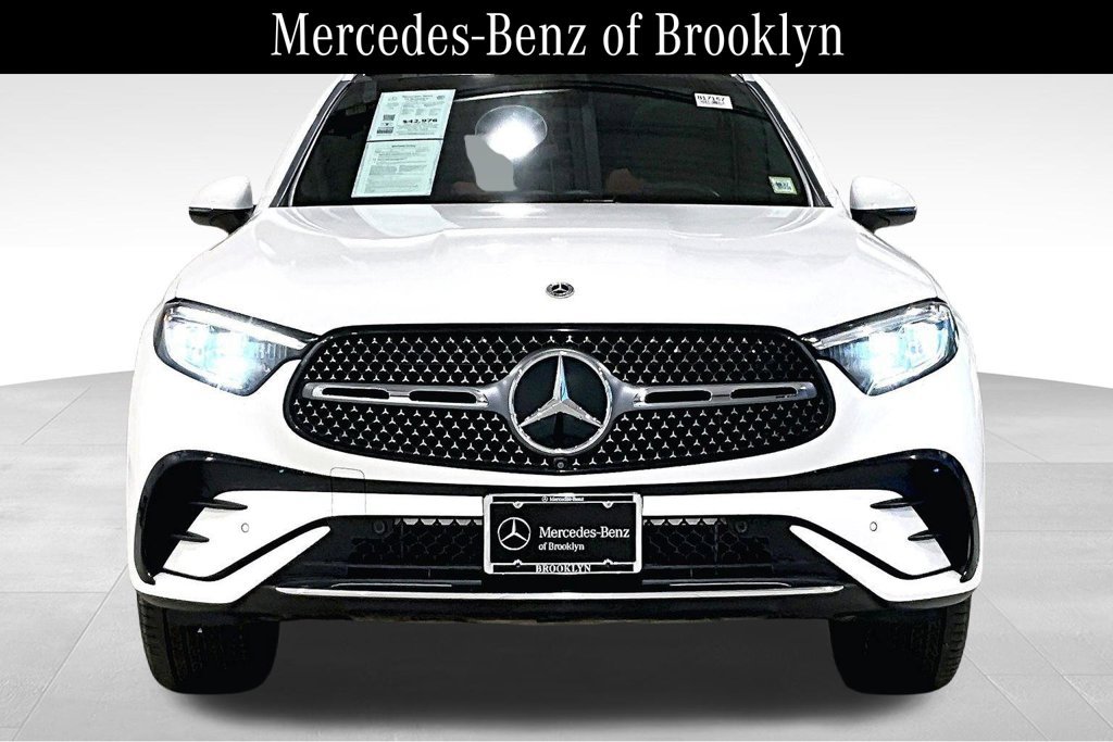 Used 2023 Mercedes-Benz GLC 300 4MATIC image 3