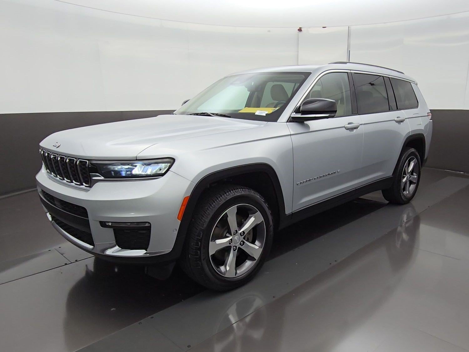 Used 2021 Jeep Grand Cherokee L Limited w/ Luxury Tech Group II AWD/4WD image 3