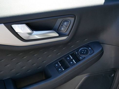 Used 2020 Ford Escape SE FWD image 15