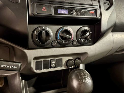Used 2013 Toyota Tacoma 2WD Regular Cab image 18