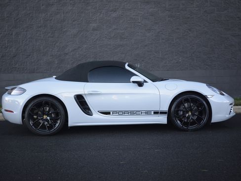 Certified 2024 Porsche 718 Boxster image 8