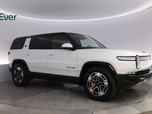 Used 2023 Rivian R1S Adventure AWD/4WD image 14