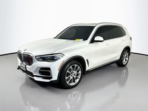 Used 2023 BMW X5 xDrive40i w/ Executive Package AWD/4WD image 3