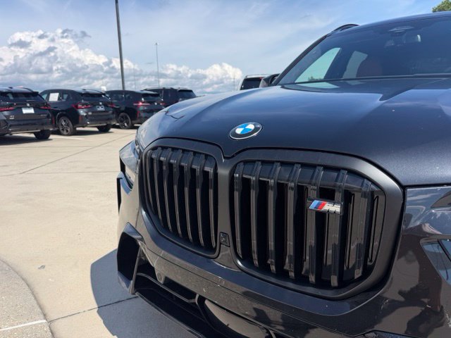 Used 2027 BMW X7 M60i w/ Executive Package AWD/4WD image 2