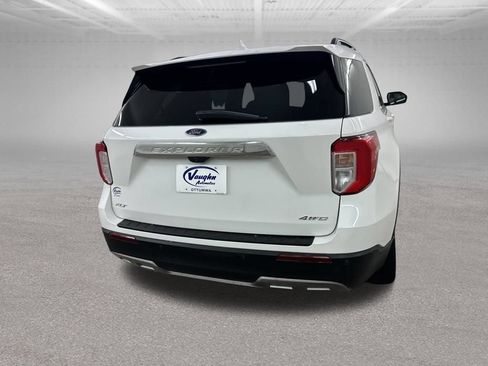 Used 2021 Ford Explorer XLT w/ Equipment Group 202A AWD/4WD image 11