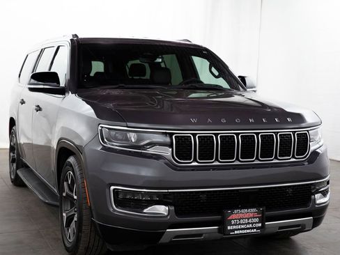 Used 2024 Jeep Wagoneer L Series III w/ Flexible Seating Group image 1