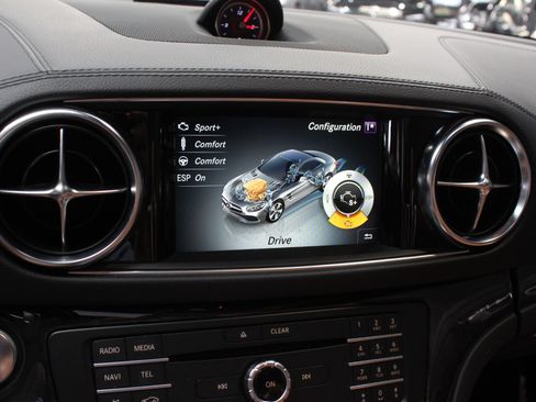 Used 2017 Mercedes-Benz SL 550 image 49