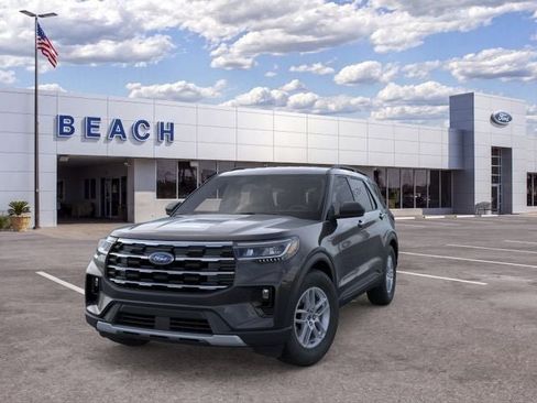 New 2026 Ford Explorer Active w/ Active Comfort Package RWD image 3