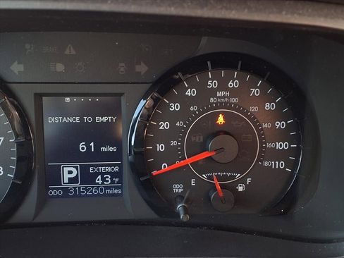 Used 2016 Toyota Sienna LE image 18