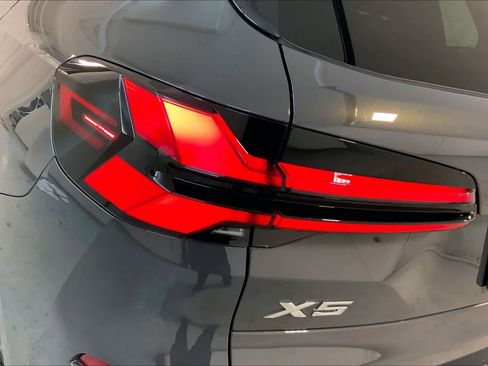 New 2026 BMW X5 xDrive50e w/ Executive Package image 14