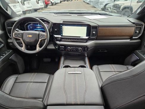 Used 2024 Chevrolet Silverado 2500 High Country w/ High Country Premium Package AWD/4WD image 30