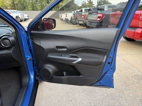 Used 2022 Nissan Kicks SV FWD image 11