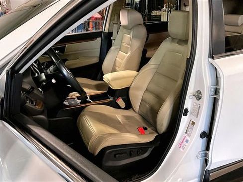 Used 2020 Honda CR-V Touring image 26