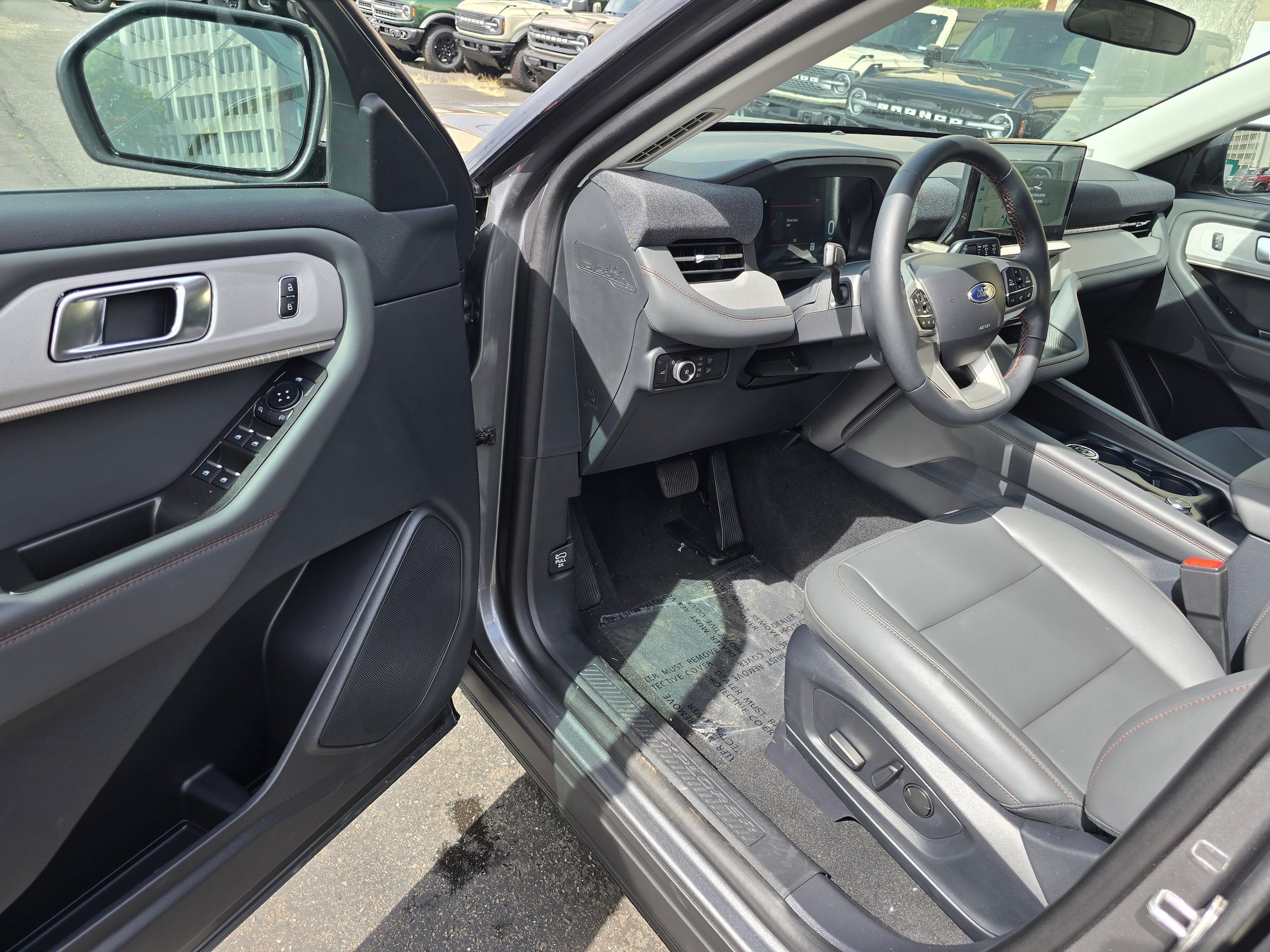 New 2026 Ford Explorer Active w/ Active Comfort Package AWD/4WD image 15