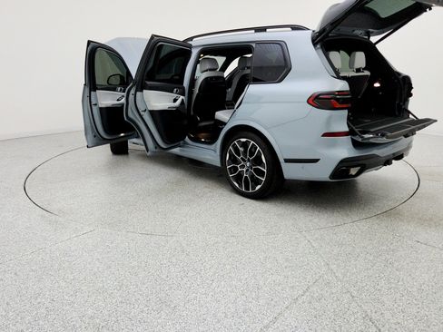 Used 2024 BMW X7 xDrive40i w/ M Sport Package image 18