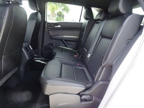 Used 2023 Volkswagen Atlas Cross Sport SE FWD image 9