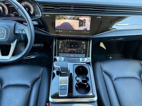 Used 2022 Audi Q8 Premium w/ Convenience Package image 19