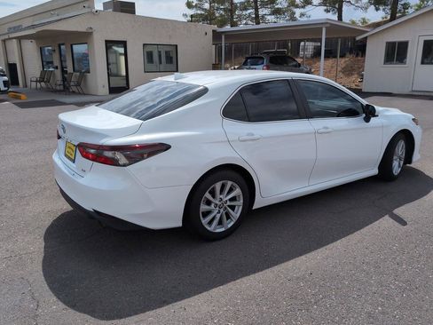 Used 2022 Toyota Camry LE image 7