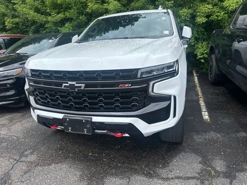 Used 2024 Chevrolet Suburban Z71 w/ Z71 Off-Road Package AWD/4WD image 3