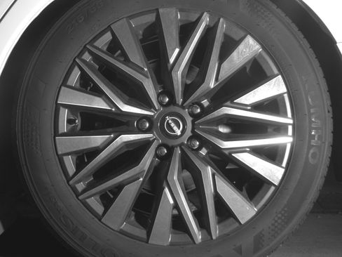 Used 2025 Nissan Altima 2.5 SV image 14