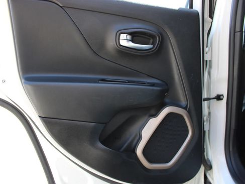 Used 2017 Jeep Renegade Limited FWD image 14