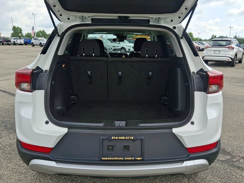Used 2024 Chevrolet TrailBlazer LT AWD/4WD image 29