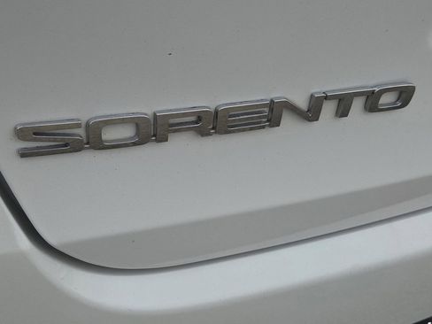 Certified 2018 Kia Sorento EX image 12