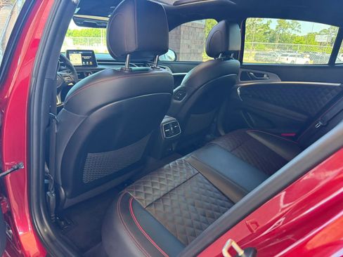 Used 2020 Genesis G70 3.3T w/ Sport Package RWD image 17